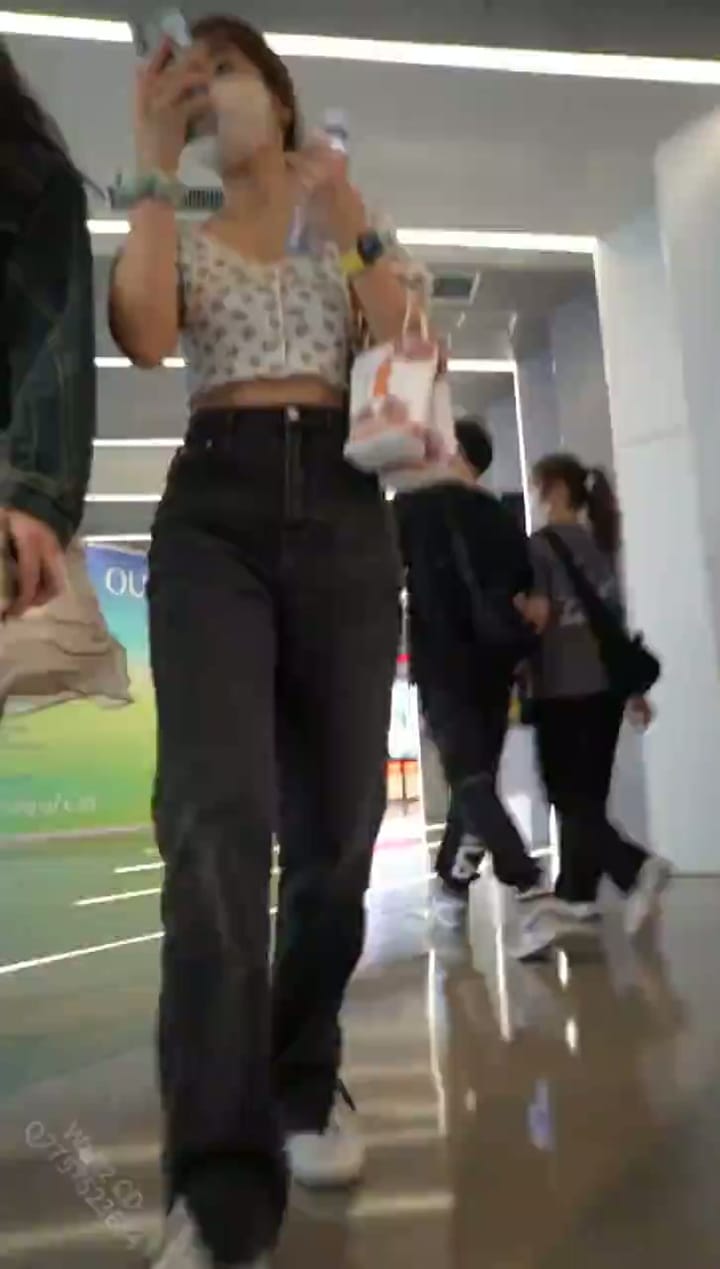 6b207fe5-9725-400c-80fc-a3da19bf65a8.mp4