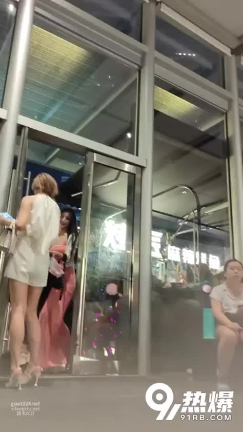 93d885f7-f9e5-463a-9cb8-784b1b041c42.mp4