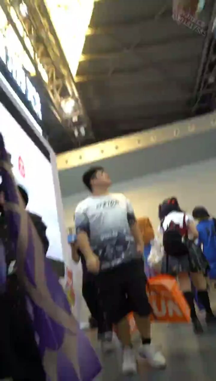 e47b1ee9-88f4-46c0-b27f-072d446c3dd8.mp4