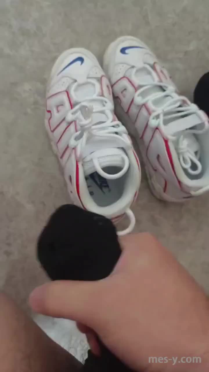 78cf403b-d55d-4bed-96e8-0da56ed6dd81.mp4