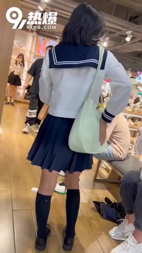 e29bdabd-3688-447a-9485-2bf374f17699.mp4