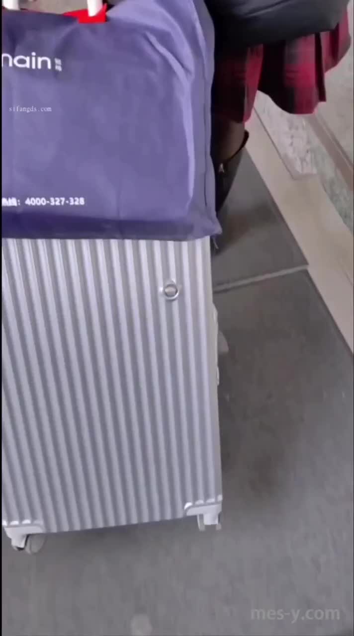 88f4f3fb-8fe6-47ac-bd60-dfb9380cd596.mp4