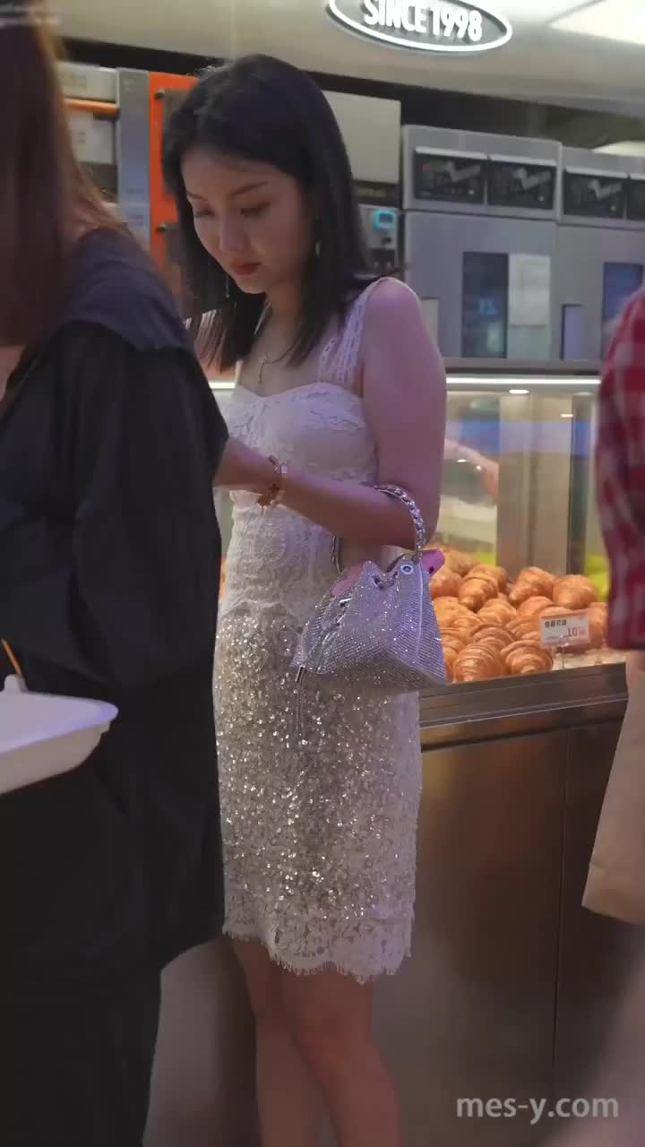 1786bcfa-94c4-40d3-8c6c-78f2cc90fd6a.mp4