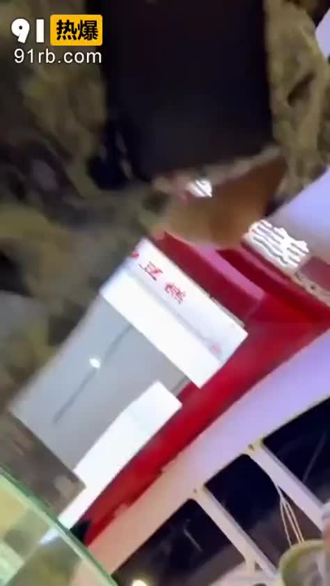 42696af9-7fe8-4436-b1d4-77b0d0083052.mp4