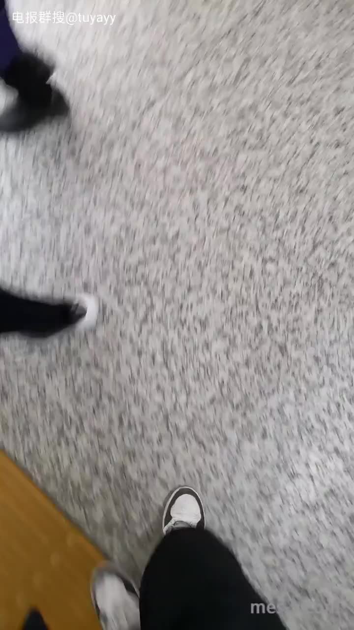 e11b40a6-4981-40de-a240-c778aa65b845.mp4