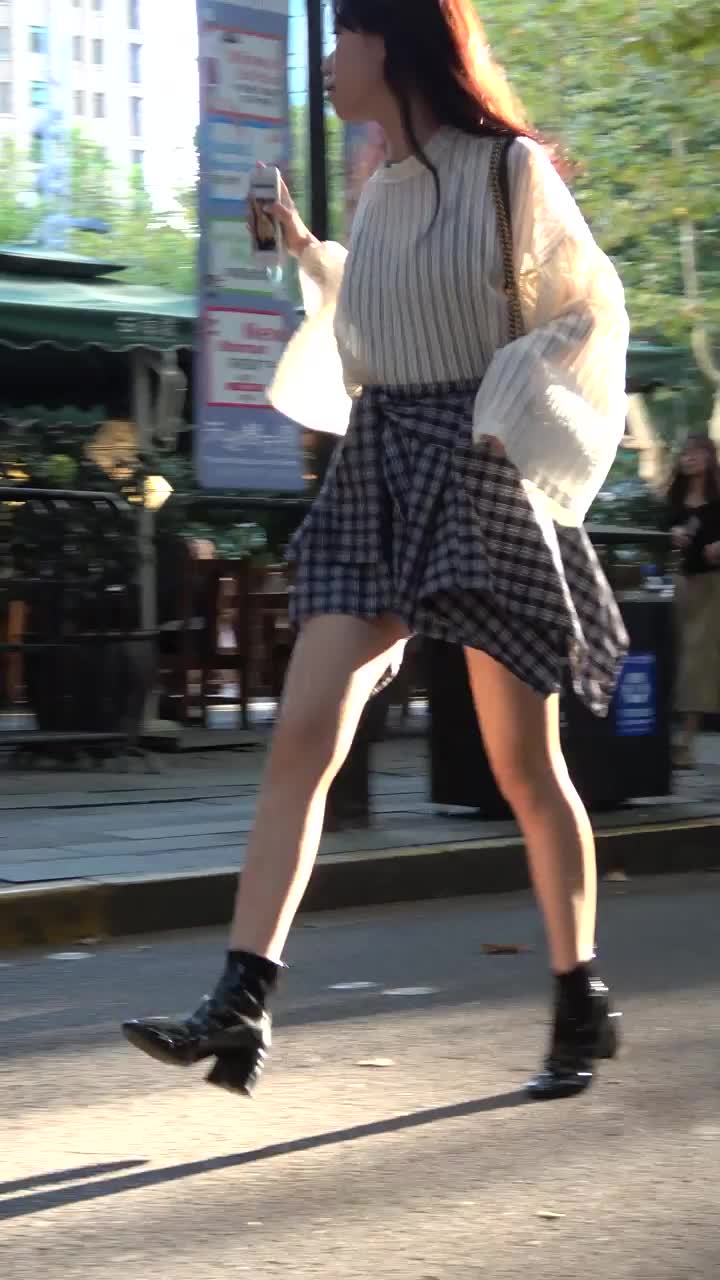 c8d14b91-f0d9-4011-b1ae-dfbbf57b9225.mp4