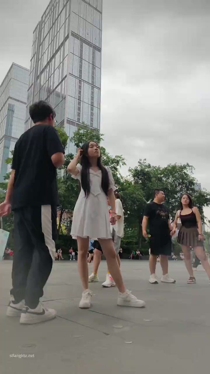 2201ef8b-4400-49a6-bcff-ee6d3894e661.mp4