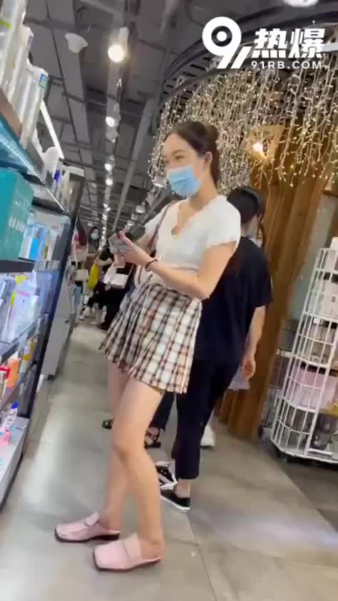 82aac319-e88f-4690-9384-f93f07c4e892.mp4