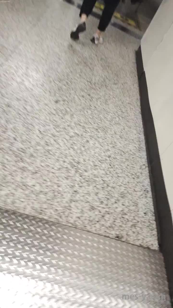 5a77635b-015d-46ec-86b3-31915ea62142.mp4