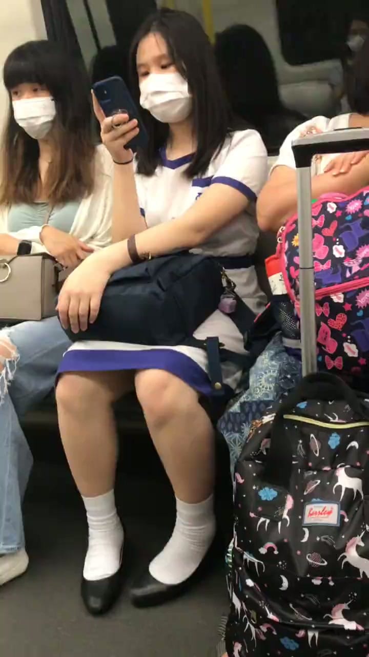 7413e50f-5aa7-400c-bad4-8b5af8976e3e.mp4