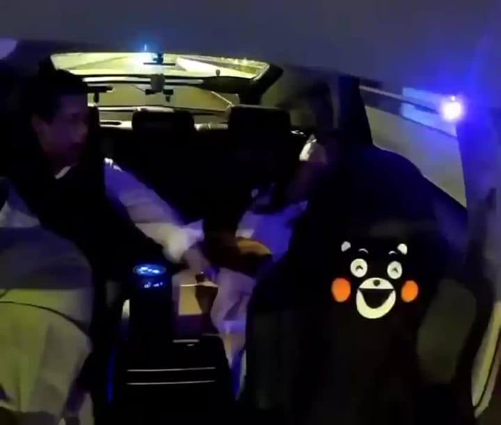 909f96fd-8ee8-411e-8b2f-e3d176bbfdd4.mp4