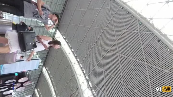 1ade5a56-a424-43e5-8896-6e17ff5983fc.mp4