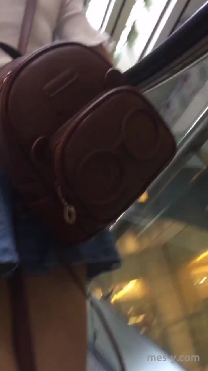 80405a6e-45ba-434a-a587-b7eccc3fcf84.mp4