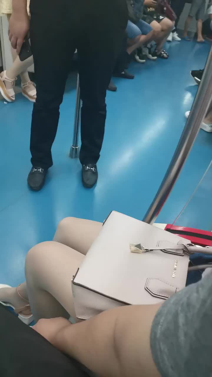 f5a52d12-1571-4115-a9bb-1fb1e05df2ea.mp4