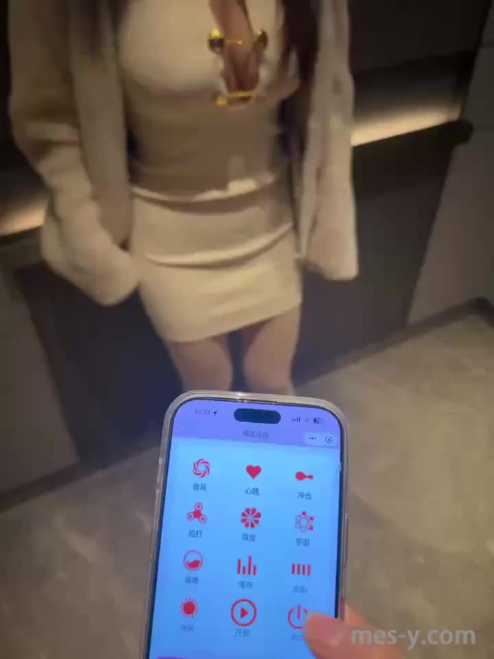 6de4a377-0986-4c73-b32f-9c3fc27effa5.mp4