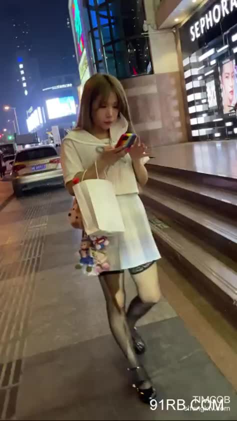 27d5ddc3-5e1c-4afa-97cf-dbe607e348ea.mp4