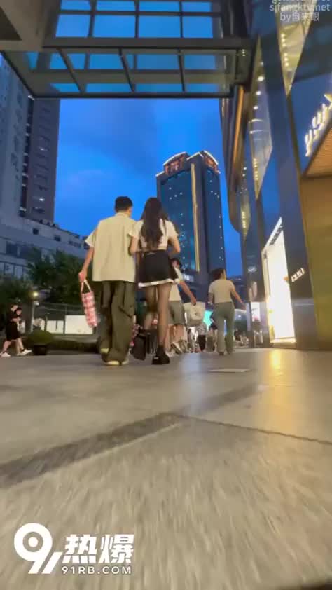 1e2169bc-afcb-49f4-bbc2-c06c0d2e697d.mp4