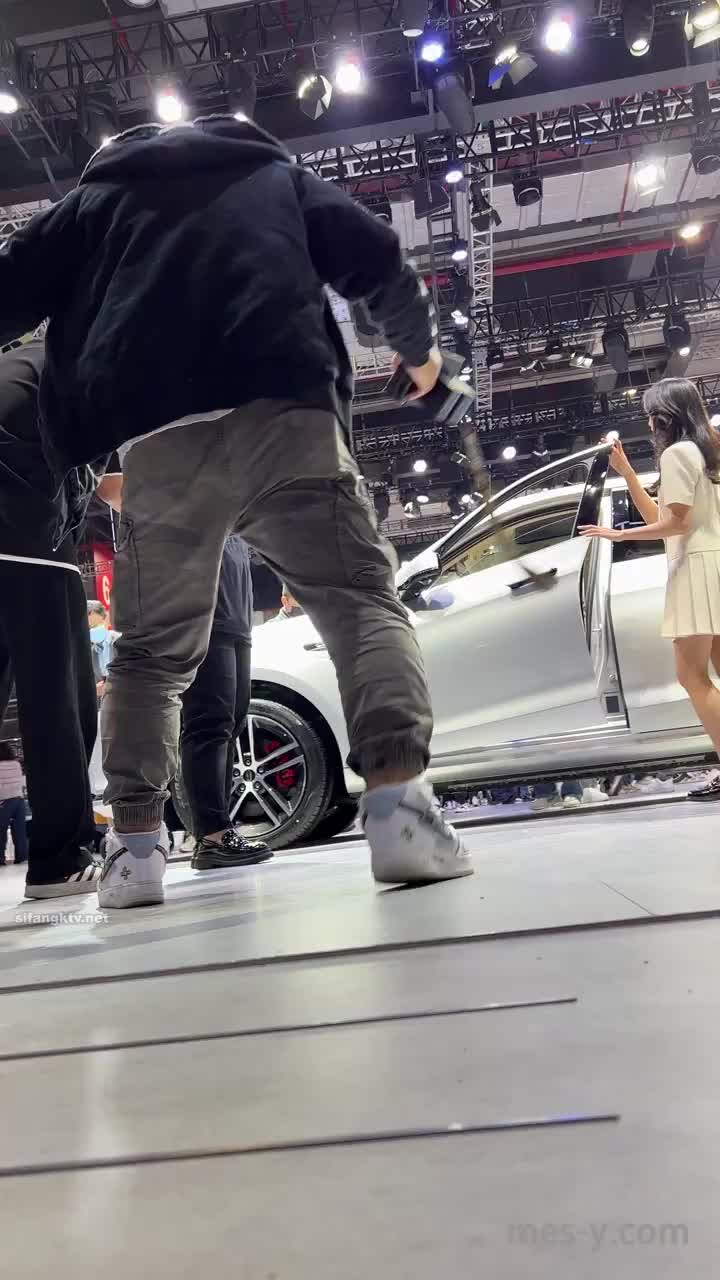 ae98b95b-3c23-4870-936d-8cfae746474d.mp4