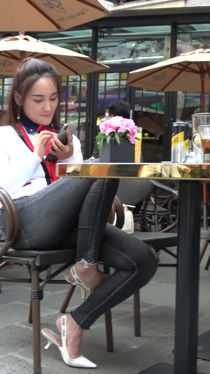 76010cc0-6a16-4d89-bf9a-1ab1a4b32c4e.mp4