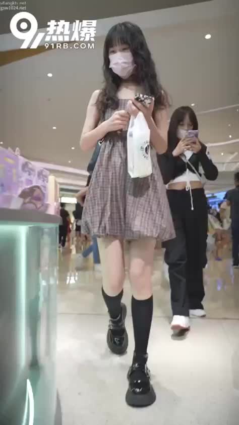 0b281b4b-0e1a-48bb-ae96-9cf093c78c11.mp4