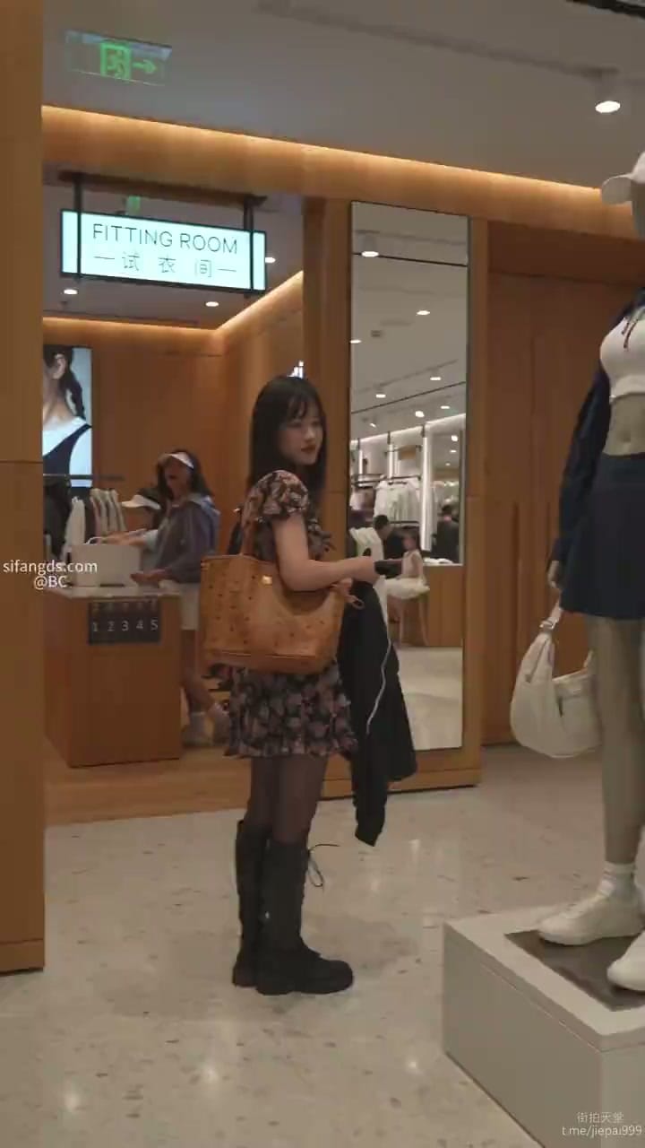 896c0e1a-fcfb-4905-a570-b7e51e168f09.mp4