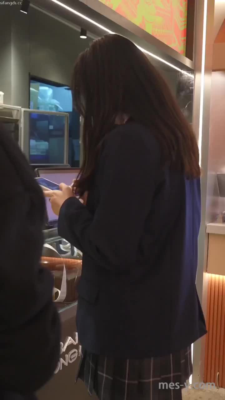 d2aa71a2-cd4e-4f48-a626-8541d13e4270.mp4