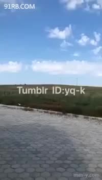 b1bb971a-159a-4575-814f-51b1b57df0c5.mp4