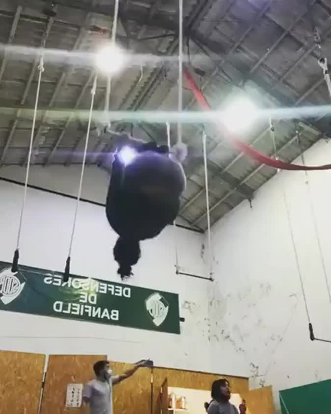 f423ff8d-ff09-472c-8b44-90db6e9225b2.mp4