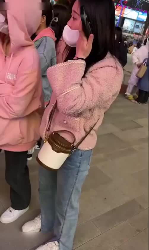 a01e565e-207b-4eaf-a0fa-72f7d347bad5.mp4