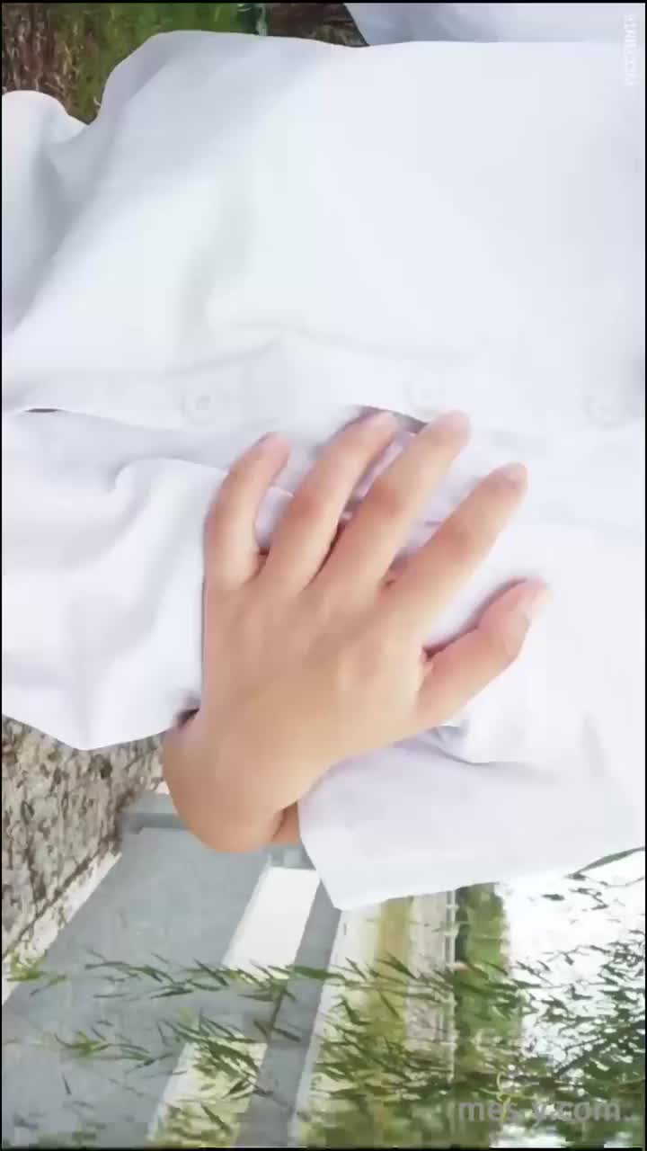 b10e0af2-83b4-4bb5-b5f0-2de19a27a1b6.mp4