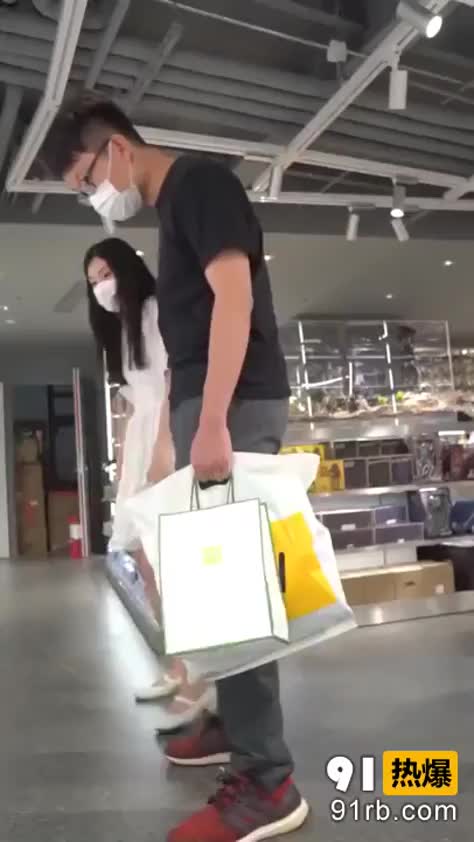 f85b94a2-99da-49d6-b7df-0e2cf331e23b.mp4