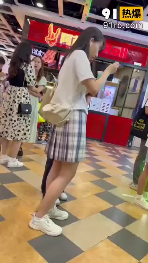 b8728d58-7a50-43a3-a371-148ee31caba9.mp4