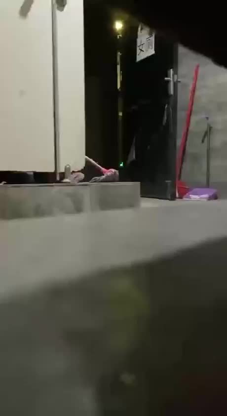 db8f8a18-4396-4d63-961b-059257be49fc.mp4