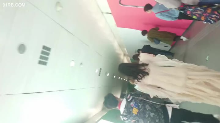 8bf2f479-9b2e-4b49-9a30-685fb503c1a4.mp4