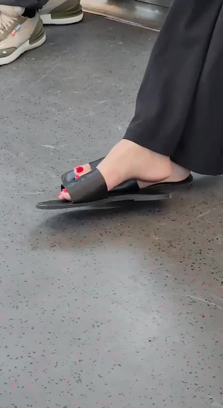 b776d8f6-a318-4919-b108-c12eb148685a.mp4