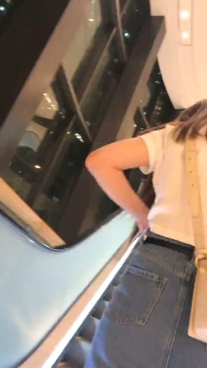 0e753669-4200-4f1d-9064-c2e20e2e01ea.mp4